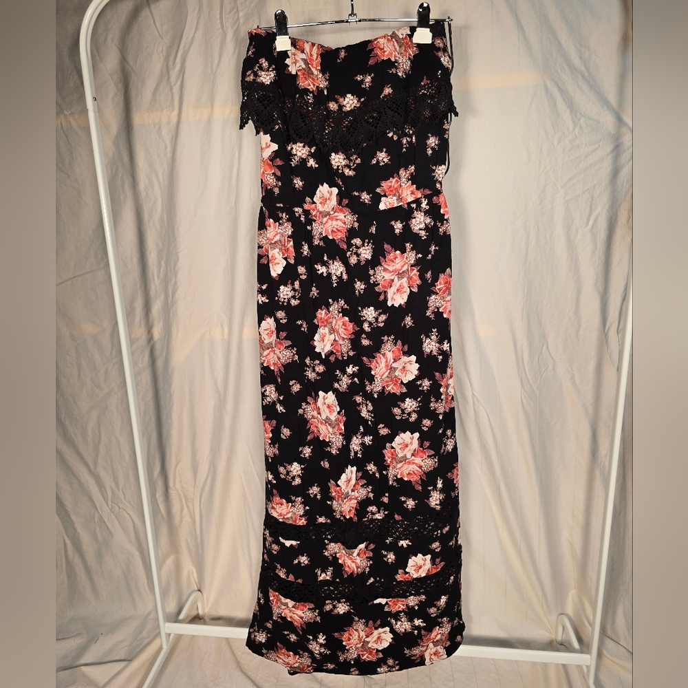 Floral Lace Strapless Maxi Dress
